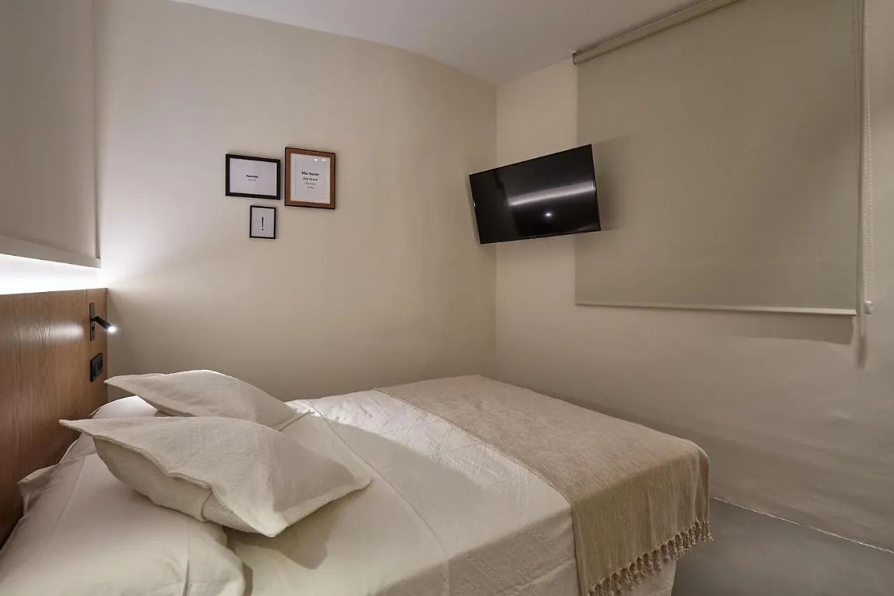 Ella Hostel Ramblas Barcelona Penzion