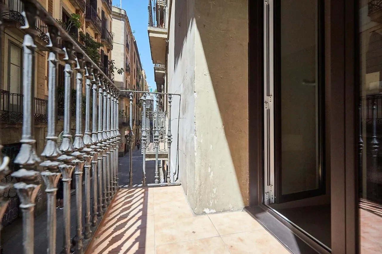 Ella Hostel Ramblas Barcelona Pensjonat