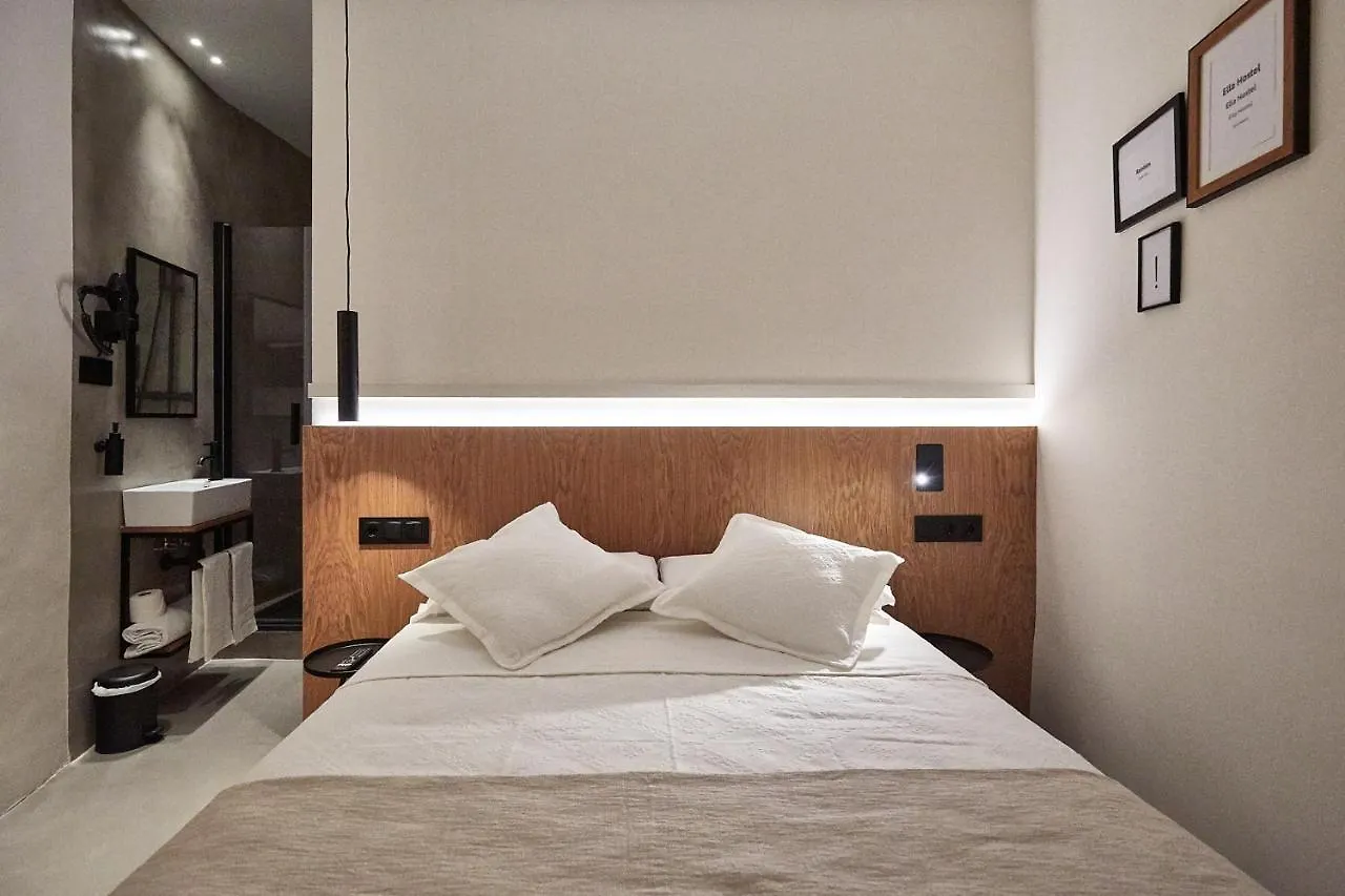 Ella Hostel Ramblas Barcelona Pensjonat