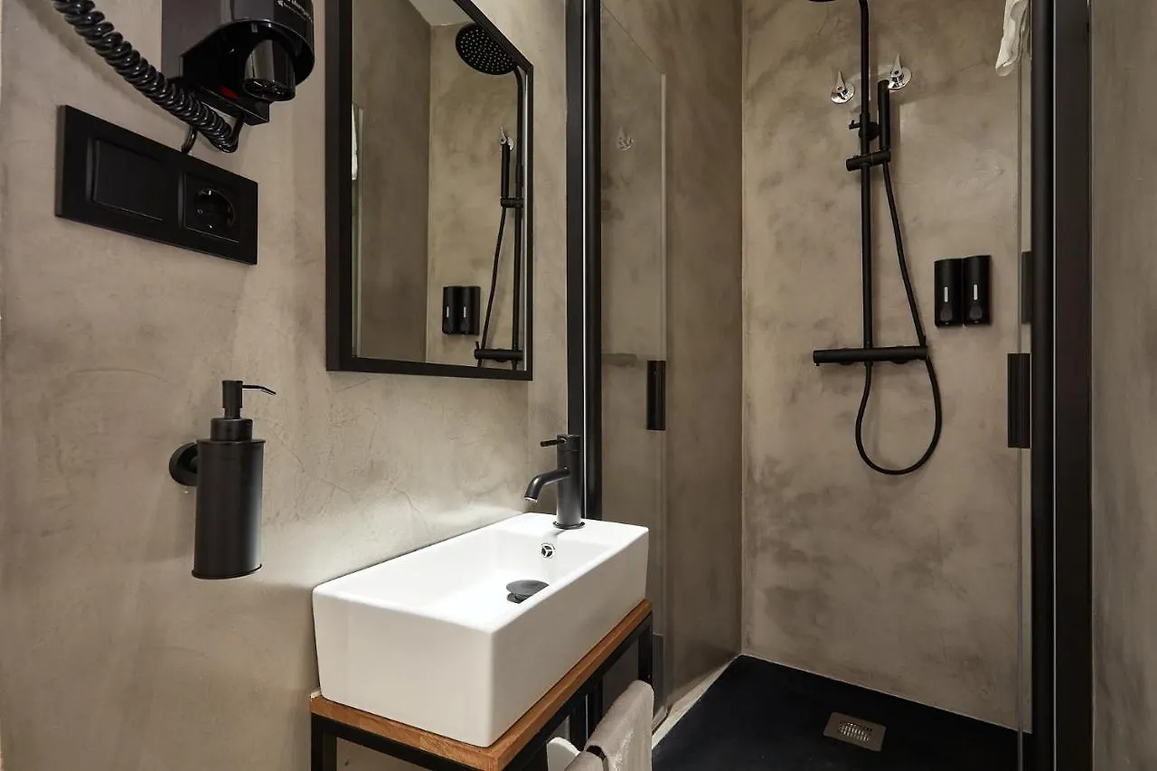 Pensjonat Ella Hostel Ramblas Barcelona