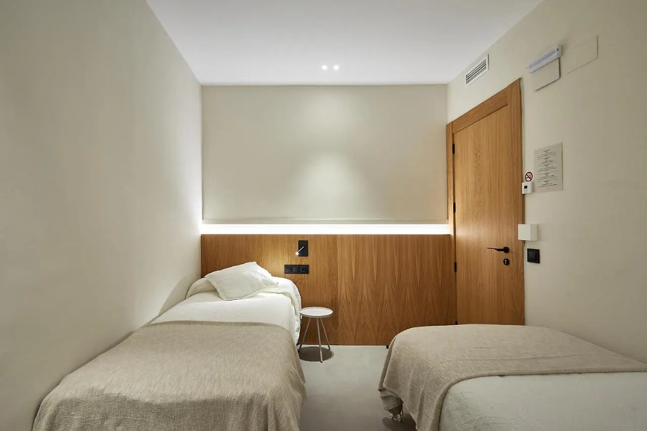 Ella Hostel Ramblas Barcelona Pensjonat
