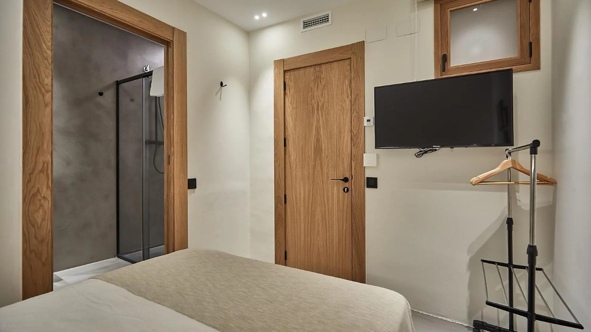 Pensjonat Ella Hostel Ramblas Barcelona